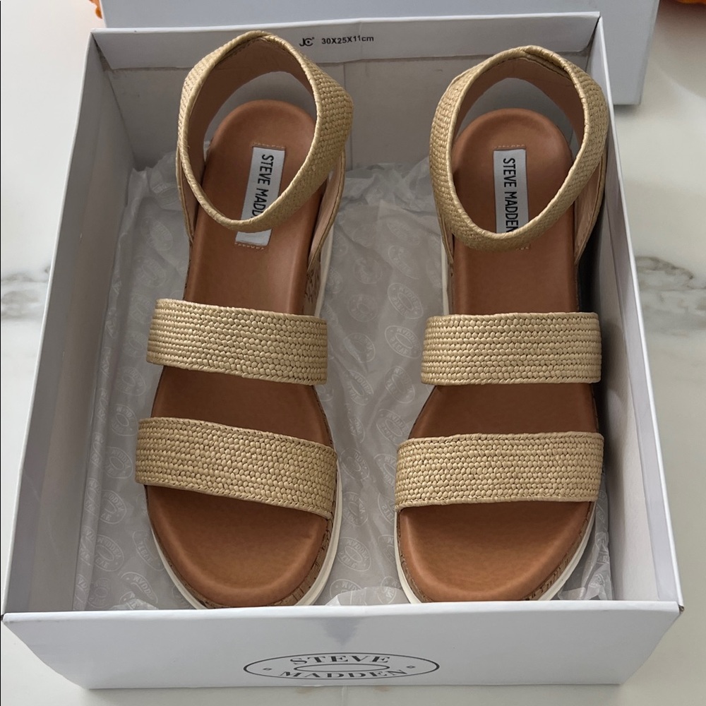 Steve Madden Beige Women's Sandals